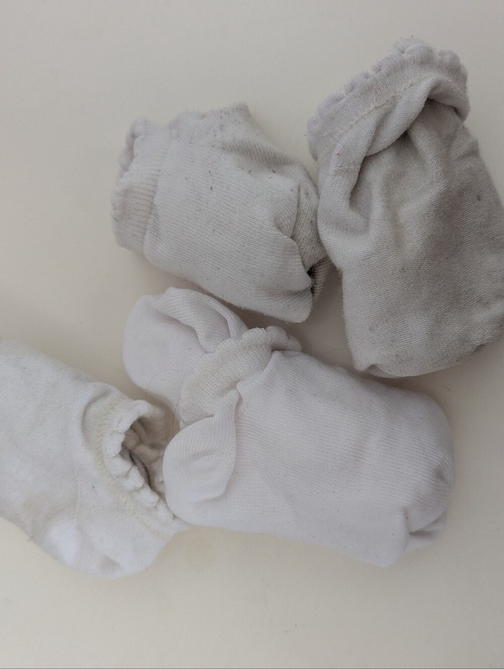 4 Pairs of Frilly Ankle Socks